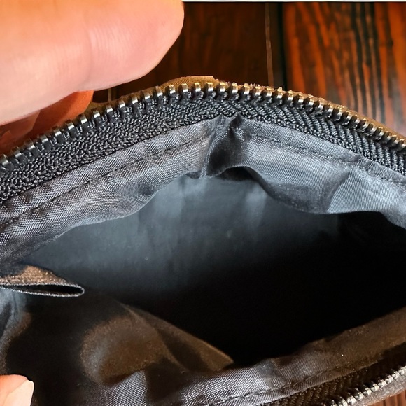 Authentic Dolce Gabbana Perfume Bag - Picture 6 of 8